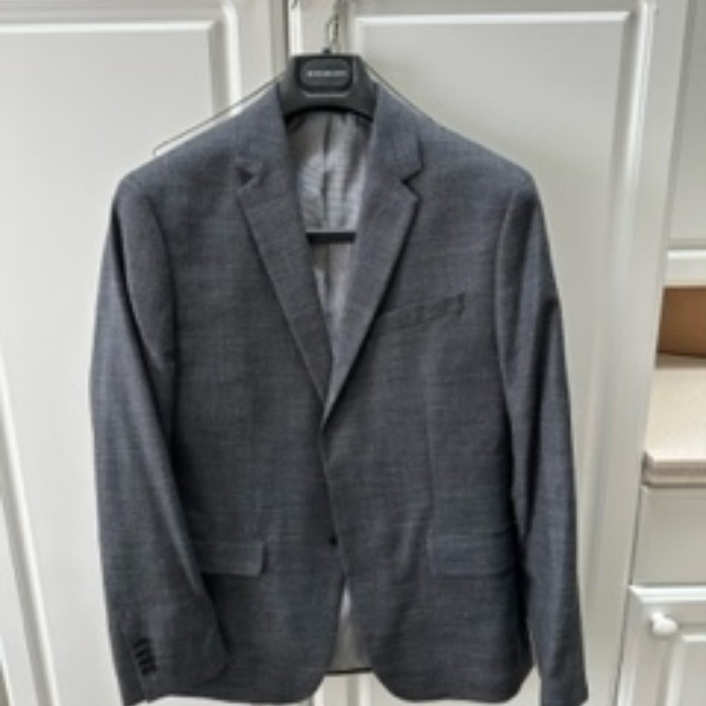 Banana Republic Men's Suite, 40S jacket, 32x30 Pants, Charcoal Grey